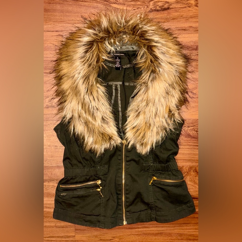 INC International Concepts convertible faux-fur collar vest